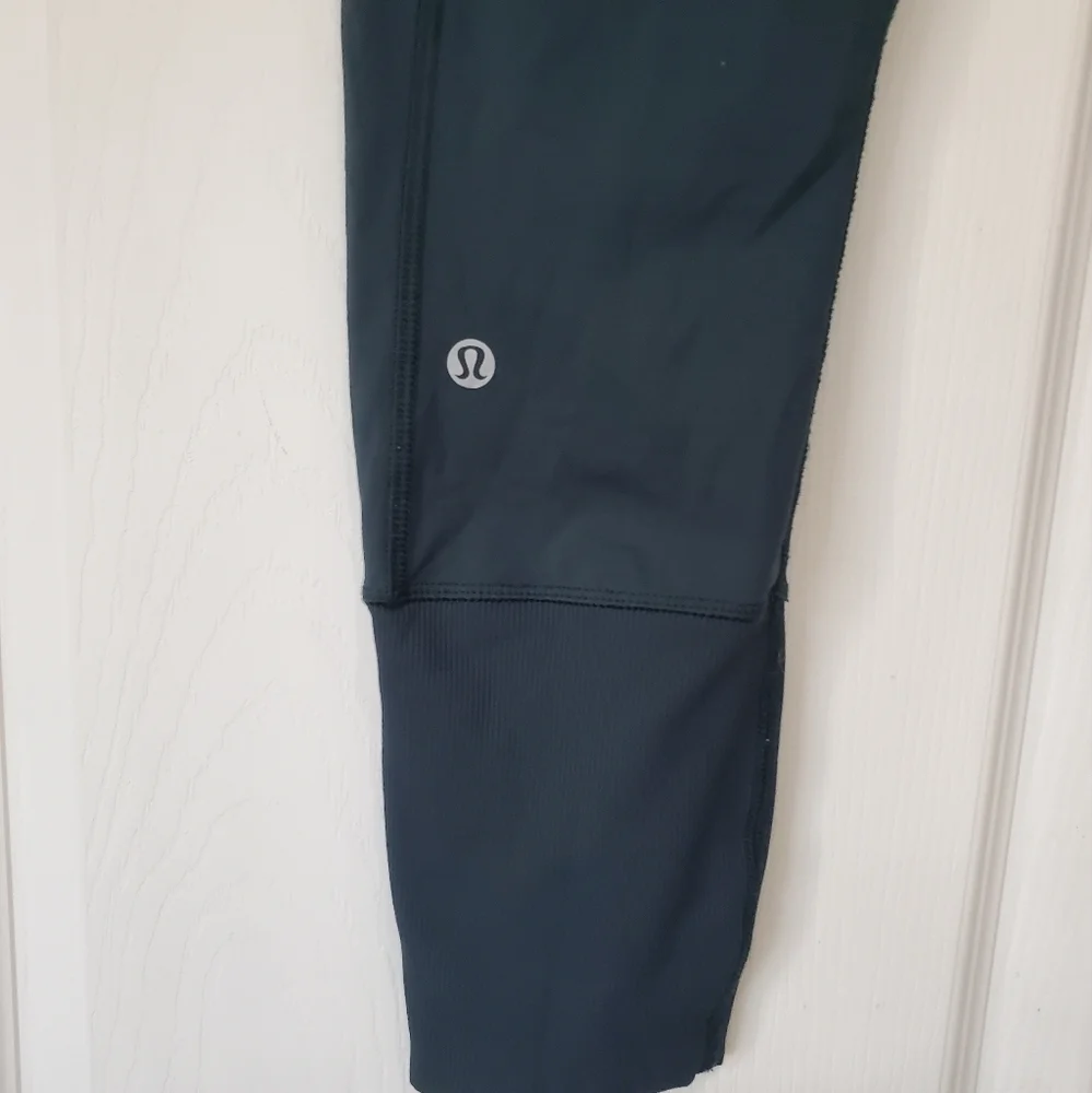 Lululemon Rebel Runner Crop Dark Fuel  Forage Teal Size:6